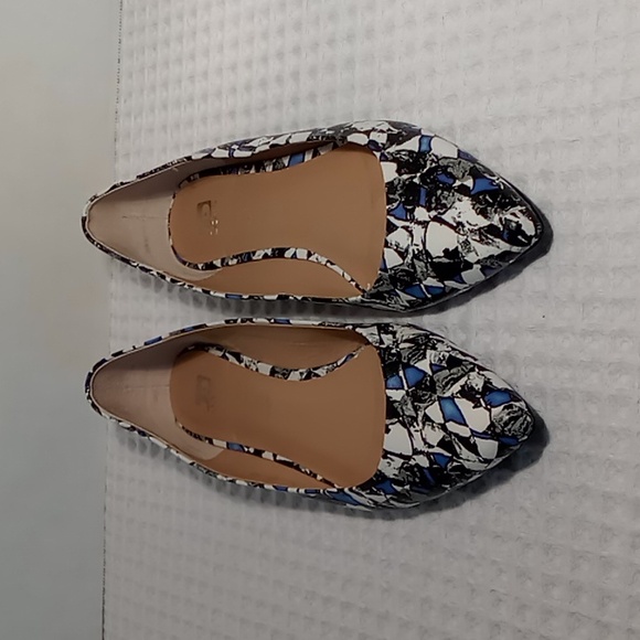 Joe's Women's Pointed Toe Leather Abstract Print Flats Size 10 Blue/Black/White - Picture 4 of 14